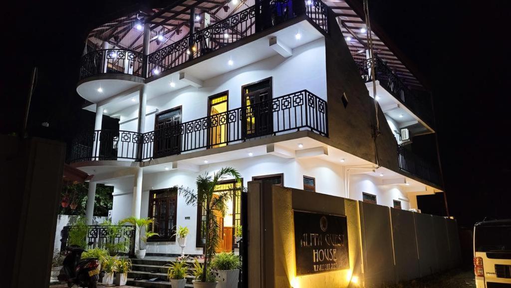 Alffa Guest Inn Тринкомале Екстериор снимка